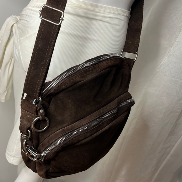 Sissi Rossi Brown Suede Large Zippered Crossbody Bag - Picture 7 of 11